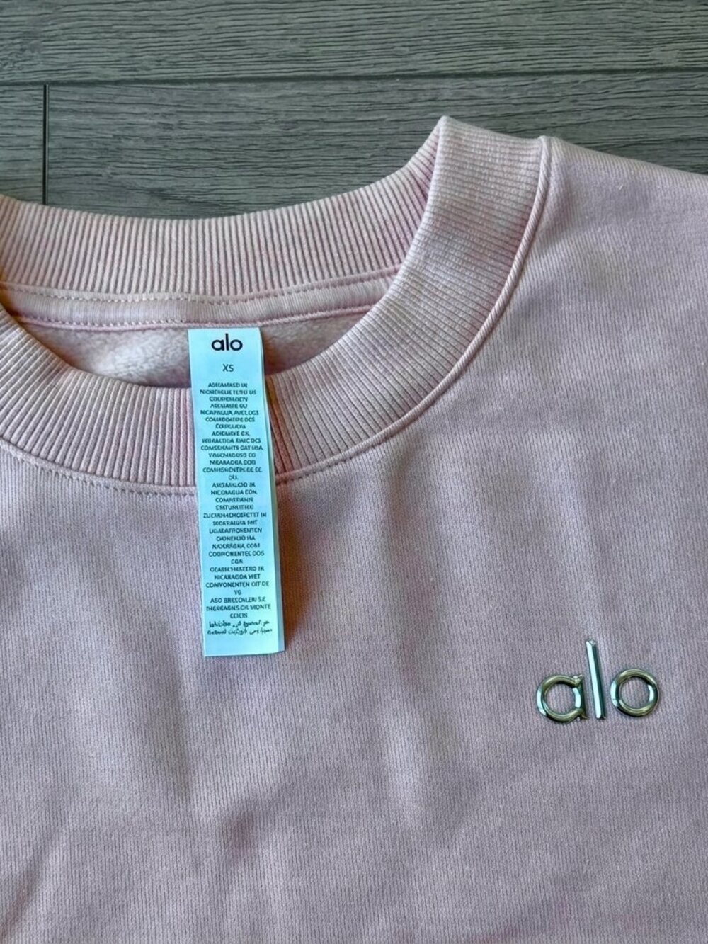 NWT ALO Yoga Accolade Crewneck Sweatshirt Pink Quartz | Size XS - Picture 4 of 8